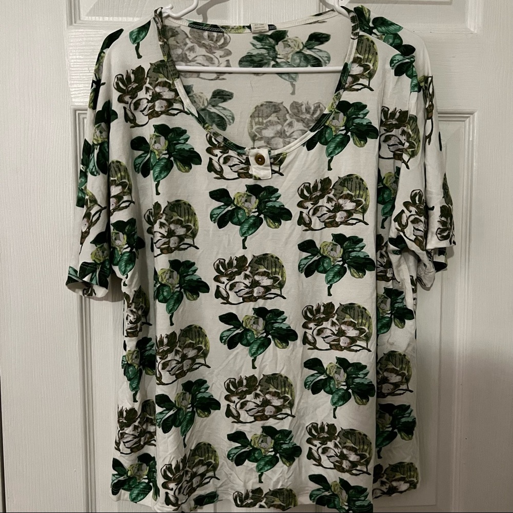 Kate Quinn top large